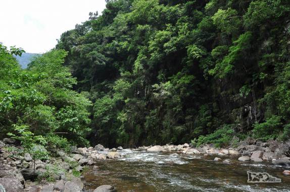 O belo cenário da trilha do Rio do Boi, no canyon Itaimbezinho, em ]Praia Grande, em Santa Catarina